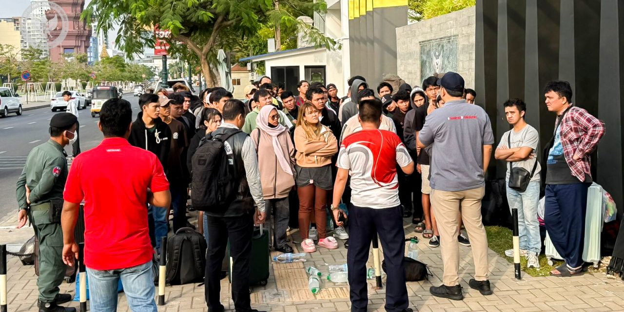 KBRI Phnom Penh Diserbu WNI Usai Penggerebekan Jaringan Scam di Kamboja