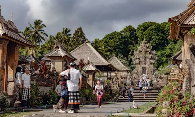 Pariwisata Indonesia Disorot DPR: Promosi Jalan Terus, Infrastruktur Masih Tertatih