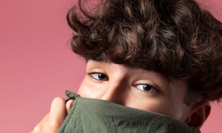 Bukan Fade atau Undercut, Ini Gaya Rambut Pria yang Kini Paling Diminati