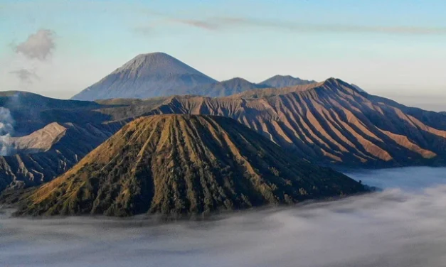 Gunung Bromo Ditutup Total Saat Nyepi 2026, Wisatawan Wajib Tahu Jadwal Ini!