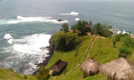 Surga Tersembunyi di Jawa Tengah, Ini 8 Pantai Kebumen yang Bikin Takjub