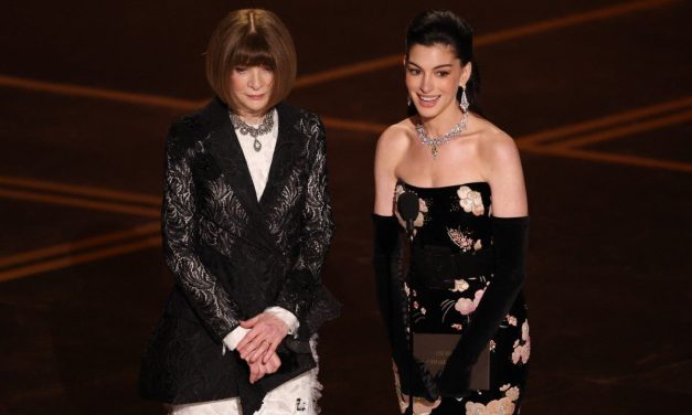 Penampilan Anne Hathaway di Oscar 2026 Bikin Pangling, Anna Wintour Ikut Jadi Sorotan