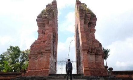 Fakta Mengejutkan! Pura Tertua Ternyata Ada di Kaki Gunung Semeru