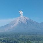 Gunung Semeru Kembali Erupsi, Abu Vulkanik Capai 1.000 Meter