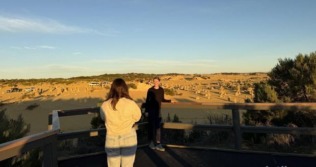 Pemandangan The Pinnacles Desert di Australia Barat