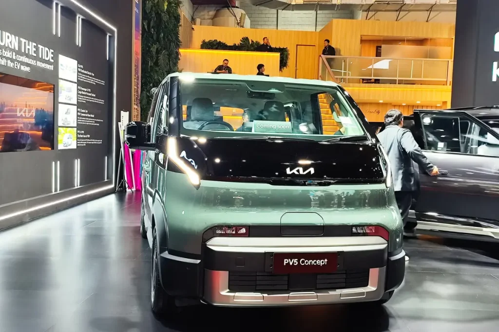 Kia PV5 dan New Kia Seltos dipersiapkan untuk tampil di ajang GIIAS 2026 Indonesia.