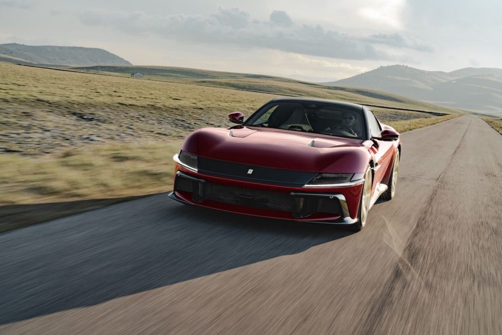 Ferrari 12Cilindri Manuale edisi terbatas dengan transmisi manual modern dan mesin V12 berperforma tinggi