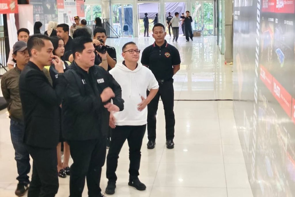 Pemain Timnas Futsal Indonesia bertanding dalam ajang internasional sebagai bagian dari upaya regenerasi dan pembinaan atlet muda.
