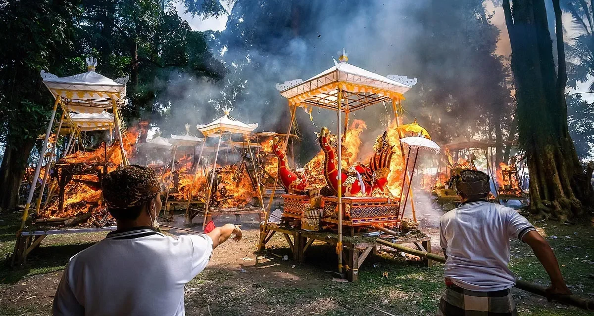 Tradisi Ngaben Beradaptasi dengan Kehadiran Krematorium