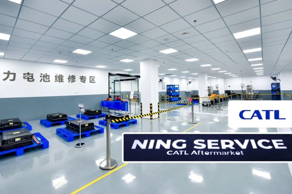 Layanan CATL Ning Service untuk perbaikan baterai kendaraan listrik menggunakan teknologi otomatisasi robotik.