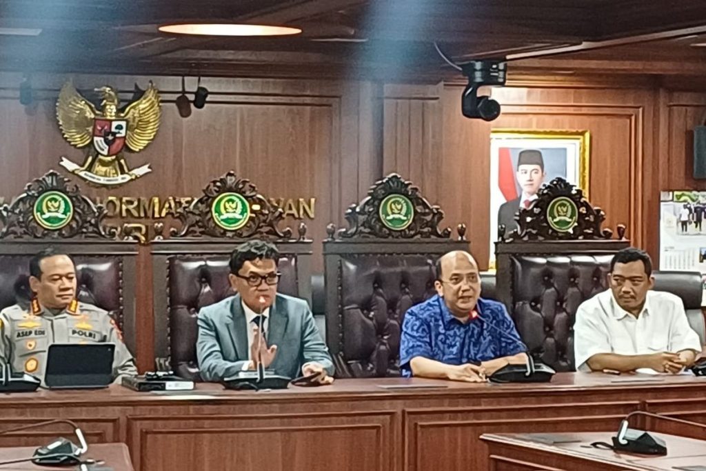 Rekening aktivis Pati Botok kembali diaktifkan setelah klarifikasi Polda Metro Jaya dan dorongan Komisi III DPR RI.