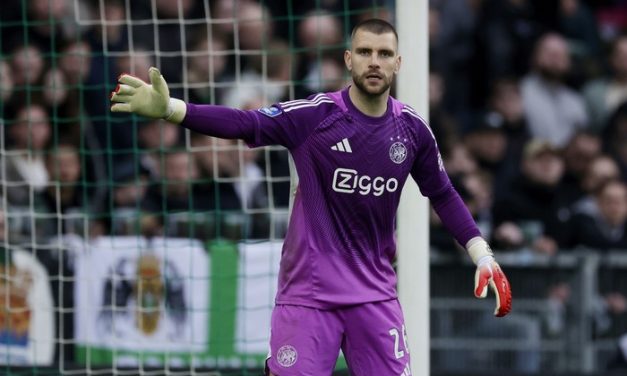 Maarten Paes Punya Kans Bersinar Bersama Ajax di UEFA Conference League, Ikuti Jejak Kevin Diks?