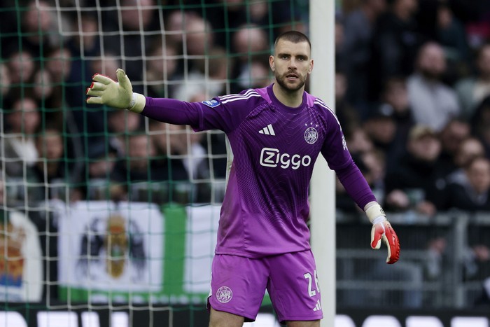 Maarten Paes Punya Kans Bersinar Bersama Ajax di UEFA Conference League, Ikuti Jejak Kevin Diks?