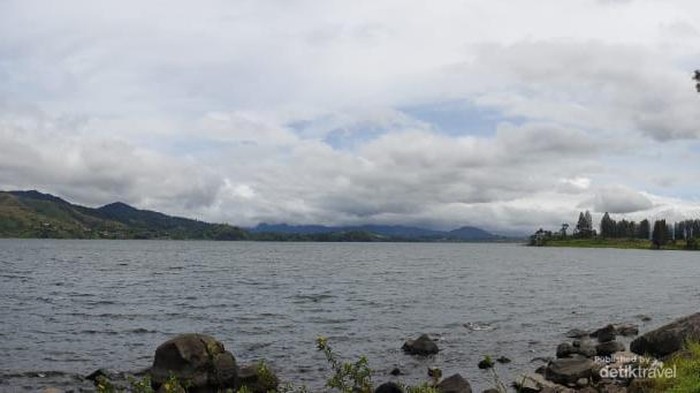 Wisata Gunung Talang dengan panorama danau dan pegunungan di Kabupaten Solok Sumatera Barat