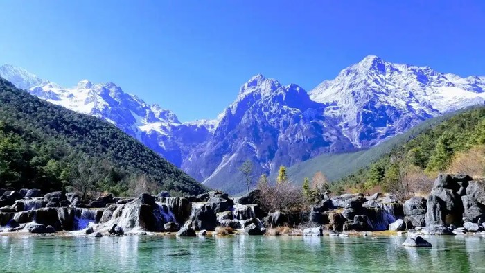 Tour China Yunnan mengunjungi Kunming Dali Lijiang Shangrila dan Balagezong